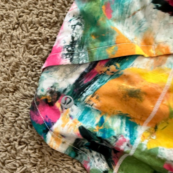 Lulu speed up shorts - Picture 2 of 4